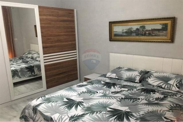 Tirane, jepet me qera apartament 2+1 Kati 2, 100 m² 500 Euro (Medreseja)