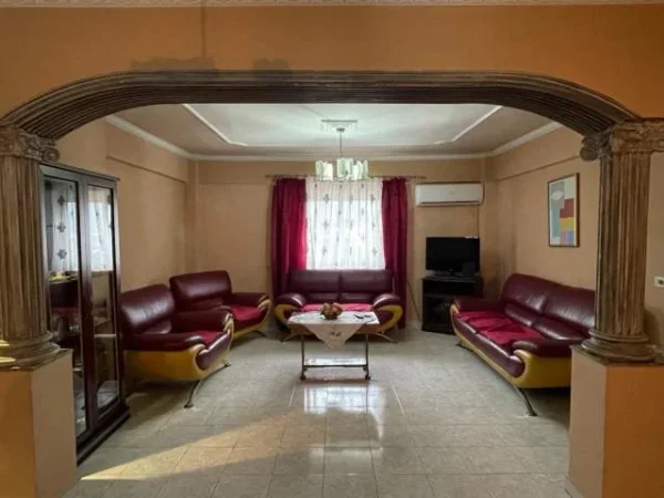 Tirane, ofert apartament 2+1 120 m² 500 Euro (Laprake)