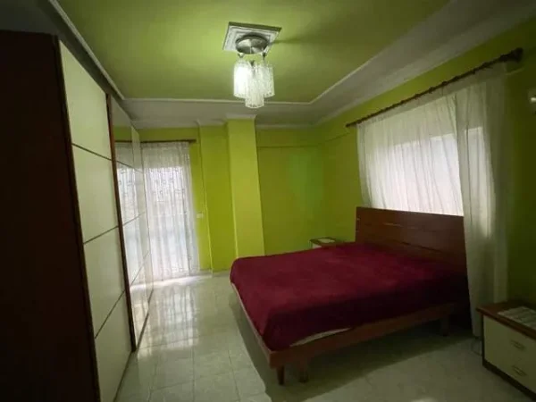 Tirane, ofert apartament 2+1 120 m² 500 Euro (Laprake)