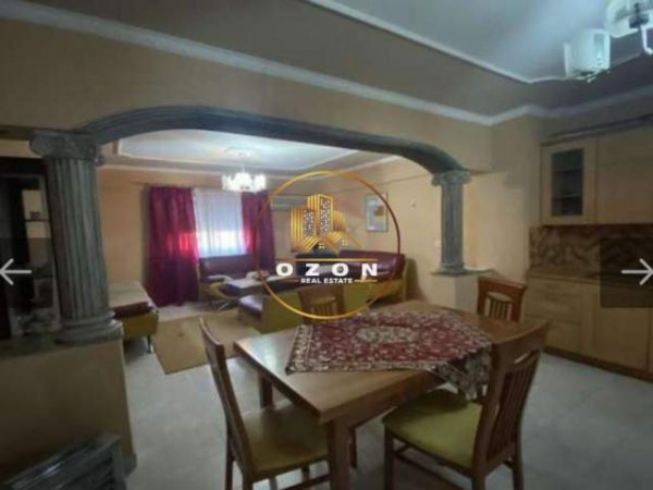 Tirane, jepet me qera apartament 2+1 Kati 7, 120 m² 650 Euro (Laprak)