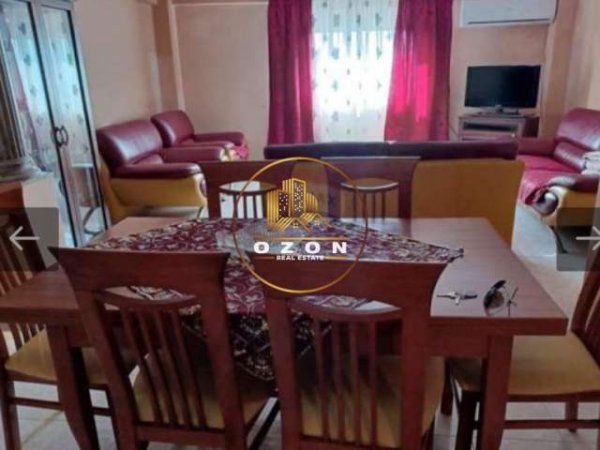 Tirane, jepet me qera apartament 2+1 Kati 7, 120 m² 650 Euro (Laprak)