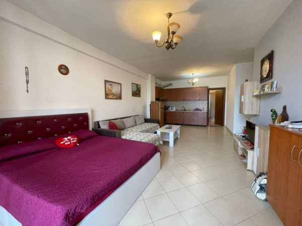 Tirane, jepet me qera apartament Kati 7, 58 m² 300 Euro (Astir)