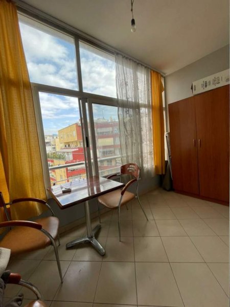 Tirane, jepet me qera apartament Kati 7, 58 m² 300 Euro (Astir)