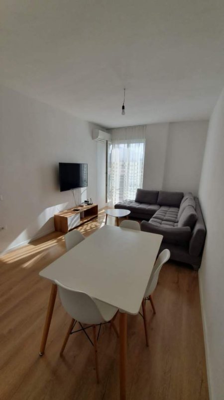 Tirane, jepet me qera apartament 2+1+BLK Kati 3, 91 m² 550 Euro (Rruga e Dibres)