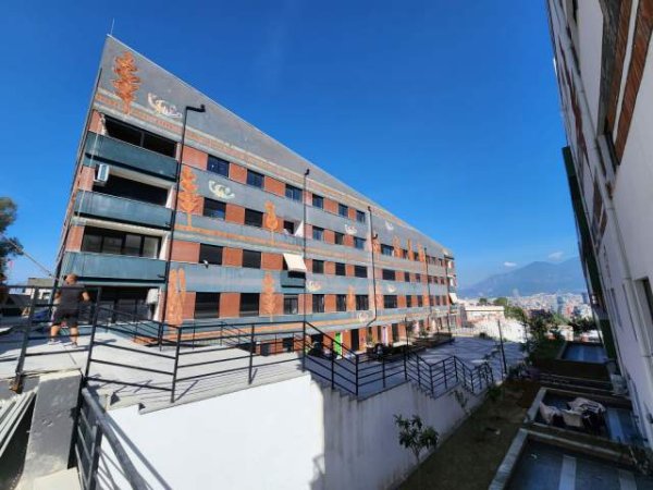 Tirane, shitet apartament 2+1+BLK Kati 1, 144 m² 232.890 Euro (Kopshti Botanik)
