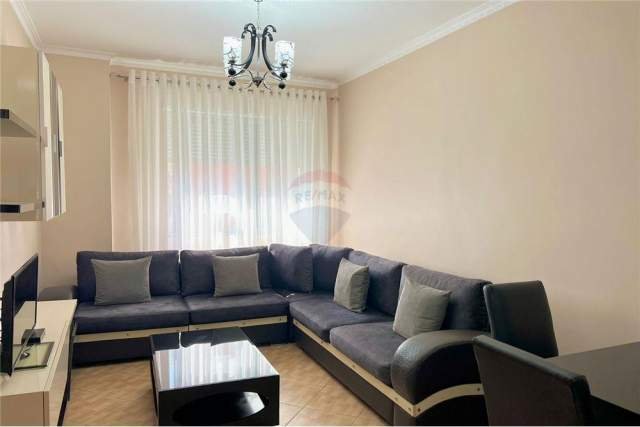 Tirane, jepet me qera apartament 2+1+BLK 90 m² 430 Euro (Rruga Muhamed Deliu)