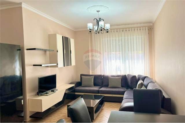 Tirane, jepet me qera apartament 2+1 Kati 2, 85 m² 430 Euro (Rruga Muhamet Deliu)