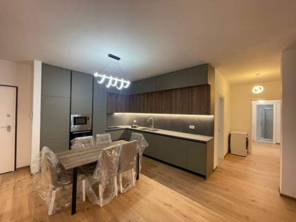 Tirane, jap me qera apartament Kati 1, 135 m² 1.100 Euro (Liqeni i Thatë)