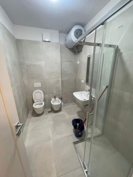 Tirane, jap me qera apartament Kati 1, 135 m² 1.100 Euro (Liqeni i Thatë)