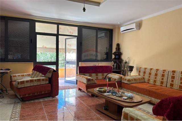 Tirane, jepet me qera Vile 3+1+A+BLK Kati 2, 140 m² 800 Euro (Myslym Shyri)
