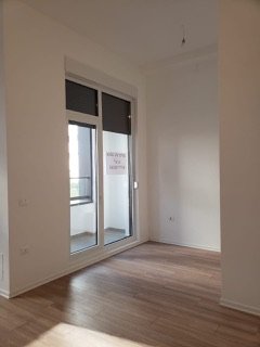 Tirane, jepet me qera garsonier 1+1 Kati 1, 43 m² 300 Euro (Rruga Artan Lenja)