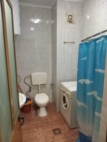 Tirane, jepet me qera apartament 2+1 Kati 8, 70 m² 450 Euro (Don Bosko)