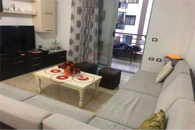Tirane, shitet apartament 1+1 Kati 4, 77 m² 73.000 Euro (Pallatet Cabej)
