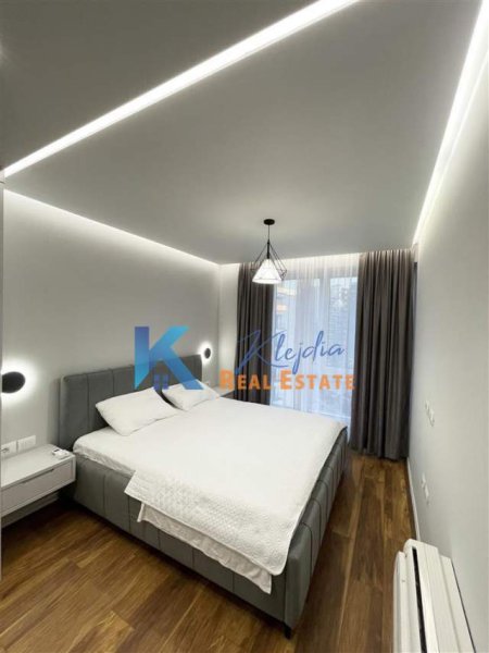 Tirane, jepet me qera apartament 2+1+BLK Kati 5, 120 m² 700 Euro (Fusha e Aviacionit)