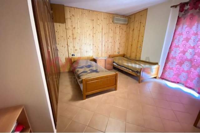 Tirane, jepet me qera apartament 2+1+BLK Kati 5, 125 m² 700 Euro (Rruga e Elbasanit, Rruga e Elbasanit, Tiranë, Shqi)