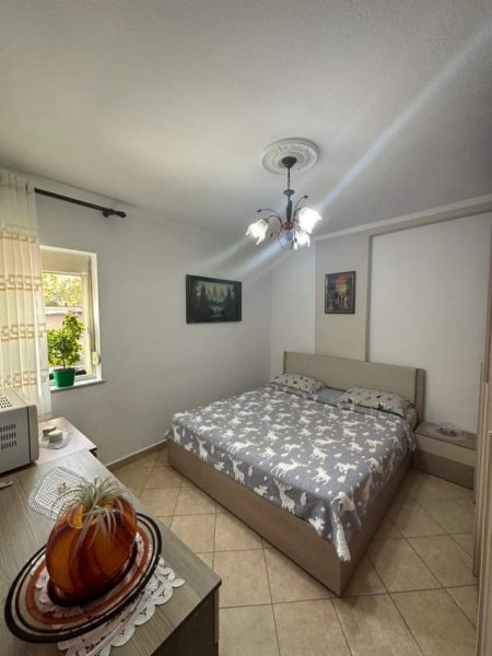 Tirane, shitet apartament 1+1 Kati 2, 40 m² 70.000 Euro (prane Pasticeri Tito)