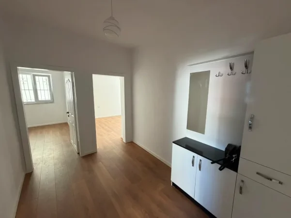 Tirane, shitet apartament 1+1 Kati 0, 57 m² 123.000 € (Rruga Ferit Xhajko)