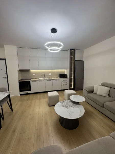 Tirane, jepet me qera apartament 1+1+Ballkon Kati 4, 68 m² 600 € (Rruga Jordan Misja)
