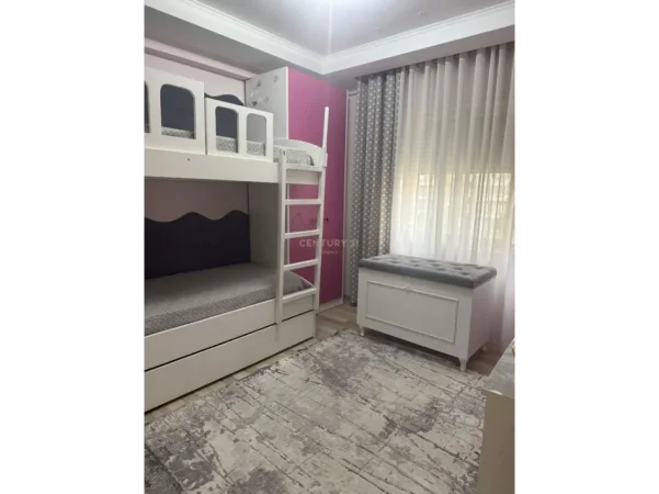 Tirane, jepet me qera apartament 2+1 Kati 2, 84 m² 650 € 