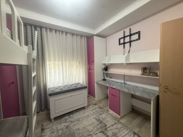 Tirane, jepet me qera apartament 2+1 Kati 2, 84 m² 650 € 