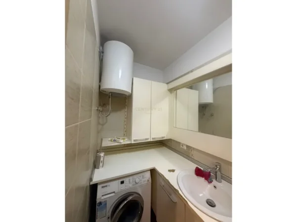 Tirane, jepet me qera apartament 2+1 Kati 2, 84 m² 650 € 