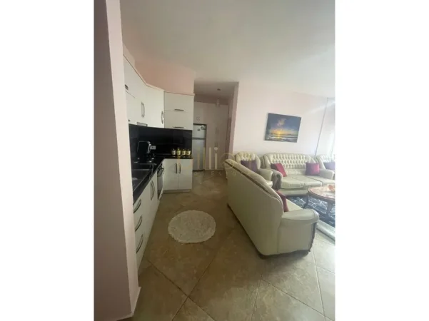 Durres, shitet 1+1 , 60 m² 95.000 € (Mali i Robit)