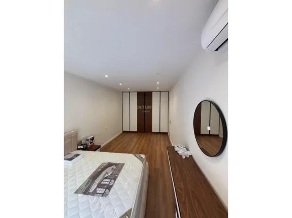 Tirane, jepet me qera apartament 1+1 Kati 2, 75 m² 650 € 