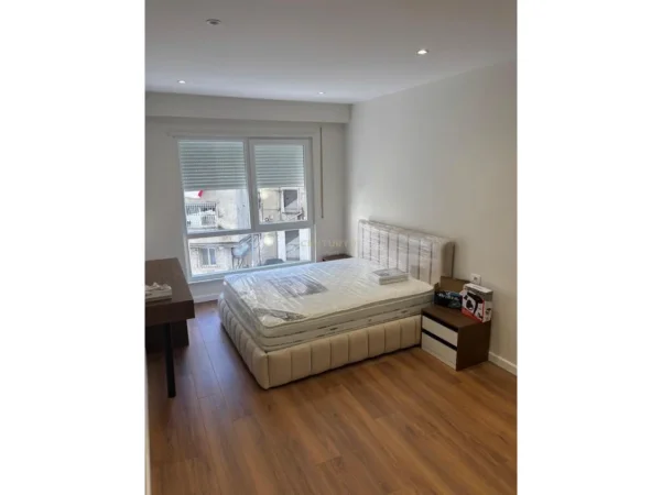 Tirane, jepet me qera apartament 1+1 Kati 2, 75 m² 650 € 