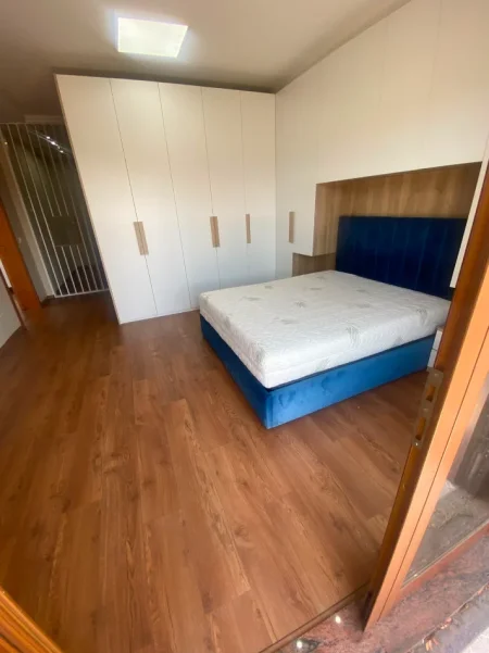 Tirane, jepet me qera apartament 3+1+Aneks+Ballkon Kati 10, 150 m² 2.500 € (ish blloku)