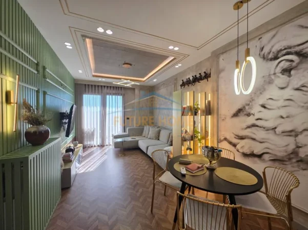 Tirane, jepet me qera apartament 1+1+Ballkon Kati 21, 62 m² 1.100 € (KOMPLEKSI GARDEN BUILDING)