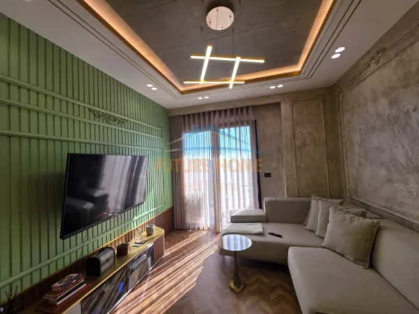 Tirane, jepet me qera apartament 1+1+Ballkon Kati 21, 62 m² 1.100 € (KOMPLEKSI GARDEN BUILDING)