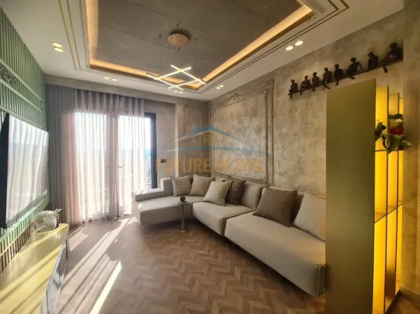 Tirane, jepet me qera apartament 1+1+Ballkon Kati 21, 62 m² 1.100 € (KOMPLEKSI GARDEN BUILDING)