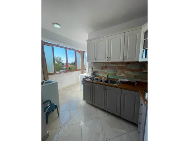 Tirane, shitet apartament 1+1 Kati 6, 60 m² 95.000 € (LAPRAKE)