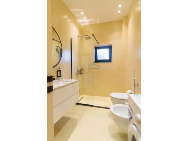 Tirane, jepet me qera apartament 1+1 Kati 4, 45 m² 600 € (Rruga e Durresit)