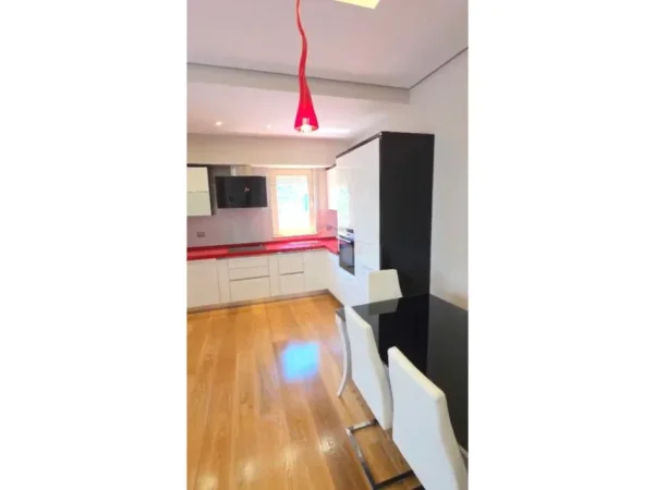 Tirane, shitet apartament 2+1 Kati 4, 96 m² 260.000 € (LIQENI I THATE)