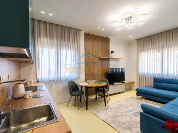 Tirane, jepet me qera apartament 1+1+Ballkon Kati 4, 45 m² 600 € (RRUGA E DURRESIT)