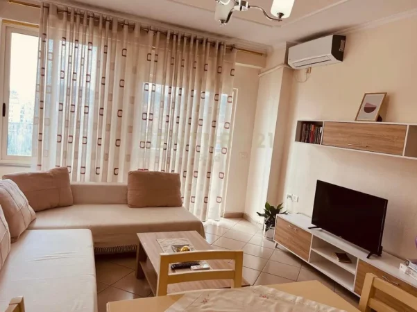 Tirane, jepet me qera 2+1 Kati 7, 620 € (Rruga e Kavajes)