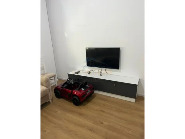 Tirane, jepet me qera apartament 1+1 Kati 3, 48 m² 400 € (Kompleksi Kaimi,Ali Demi)