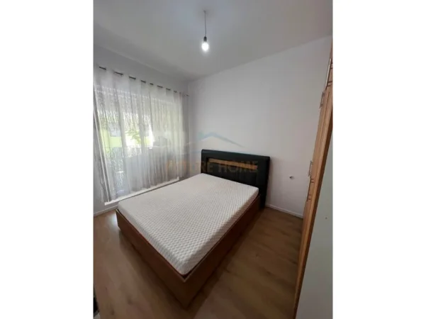 Tirane, jepet me qera apartament 1+1 Kati 3, 48 m² 400 € (Kompleksi Kaimi,Ali Demi)