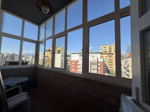 Tirane, jepet me qera apartament 1+1+Ballkon Kati 6, 60 m² 600 € (Rruga Skënderbeg)