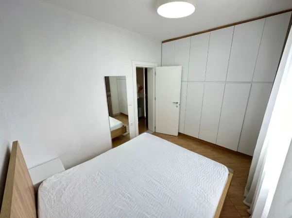 Tirane, jepet me qera apartament 1+1 Kati 1, (jordan misja)