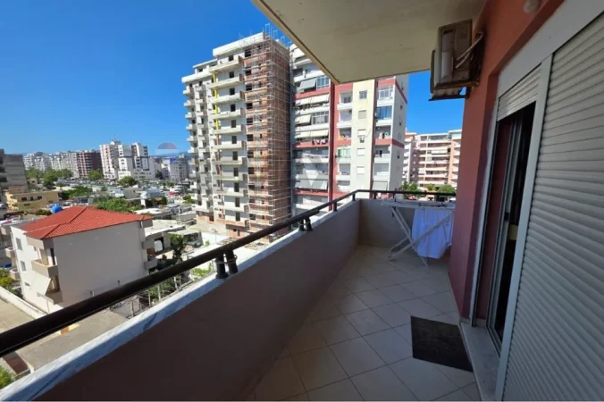 Vlore, jepet me qera apartament 2+1+Ballkon Kati 6, 110 m² 450 € (Rruga Fiqirete Musta, Vlore)