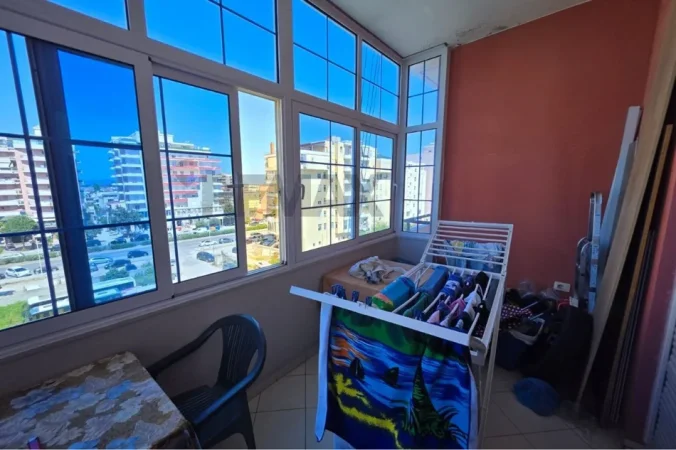 Vlore, jepet me qera apartament 2+1+Ballkon Kati 6, 110 m² 450 € (Rruga Fiqirete Musta, Vlore)