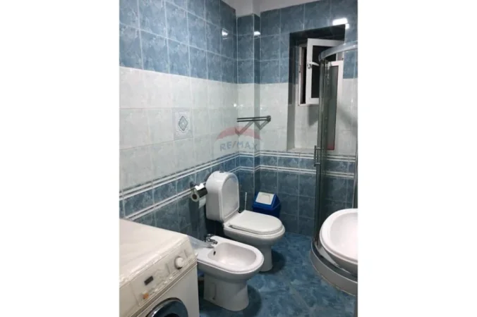 Tirane, jepet me qera apartament 1+1 Kati 2, 65 m² (Myslym Shyri)