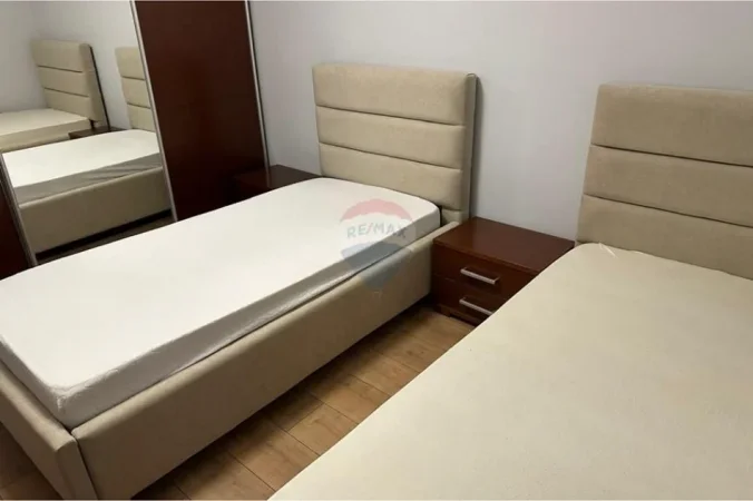Tirane, jepet me qera apartament 1+1 Kati 2, 65 m² (Myslym Shyri)