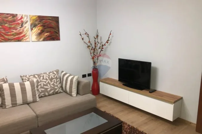 Tirane, jepet me qera apartament 1+1 Kati 2, 65 m² (Myslym Shyri)