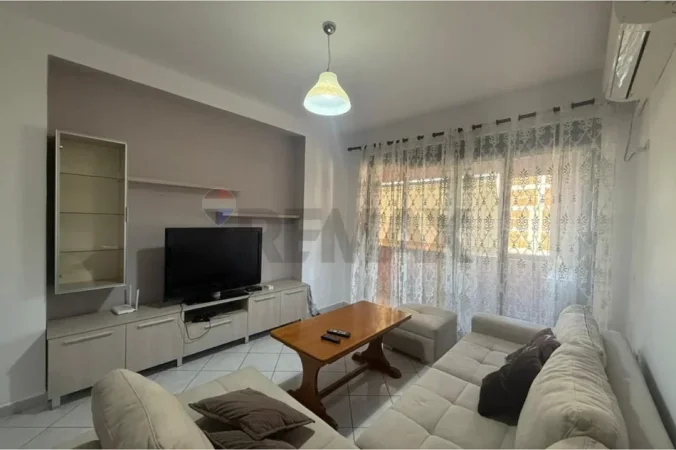 Tirane, jepet me qera 1+1+Ballkon , 74 m² 460 € (Mikel murani)