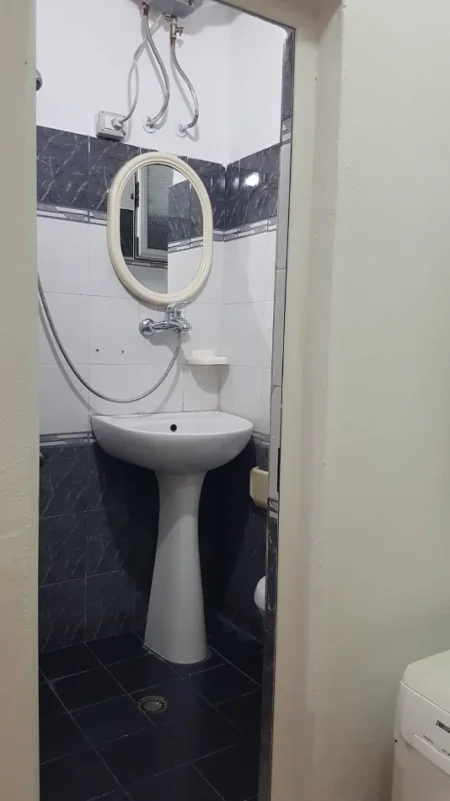 Tirane, jepet me qera garsonier Studio Kati 2, 38 m² 295 € (Rruga e Dibres)