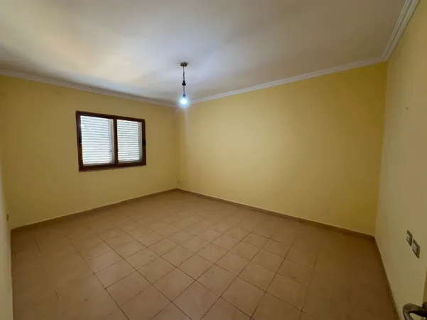 Tirane, shitet apartament 2+1+Ballkon Kati 5, 73 m² 120.000 € (Laprake)