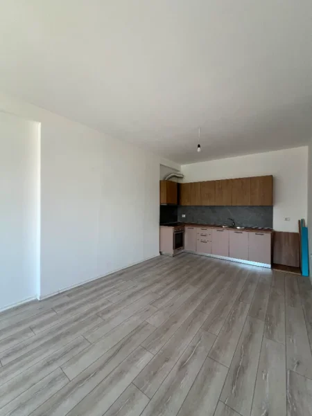 Tirane, jepet me qera apartament 2+1 Kati 4, 109 m² (YZBERISHT)